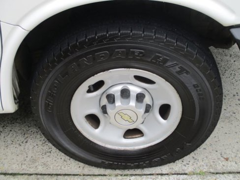 Used 2014 Chevrolet Express 2500 image 16