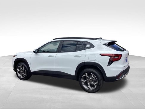 New 2025 Chevrolet Trax LT image 4