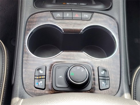 Used 2022 GMC Acadia Denali image 29