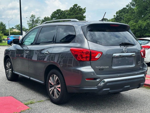 Used 2018 Nissan Pathfinder SV image 7