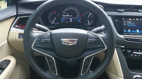 Used 2018 Cadillac XT5 Luxury w/ Driver Awareness Package image 12