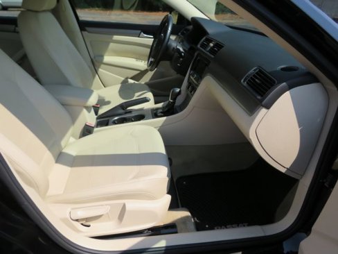 Used 2014 Volkswagen Passat 1.8T SE image 37