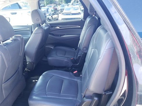 Used 2018 Buick Enclave Essence image 12