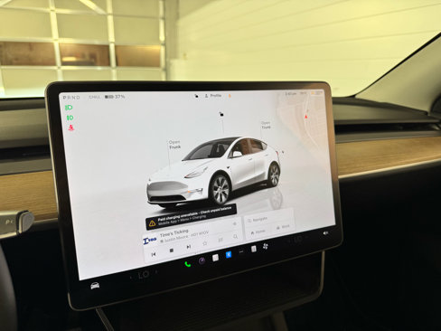 Used 2023 Tesla Model Y AWD image 18