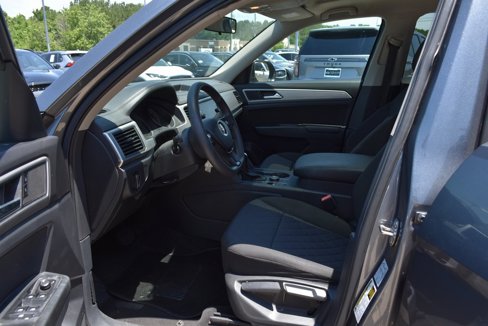 Used 2018 Volkswagen Atlas Launch Edition image 32