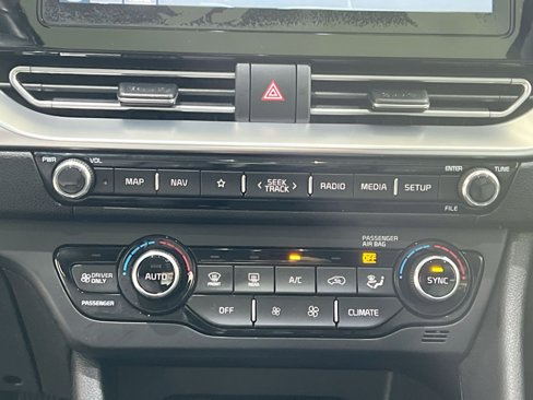 Used 2020 Kia Niro EX Premium image 20