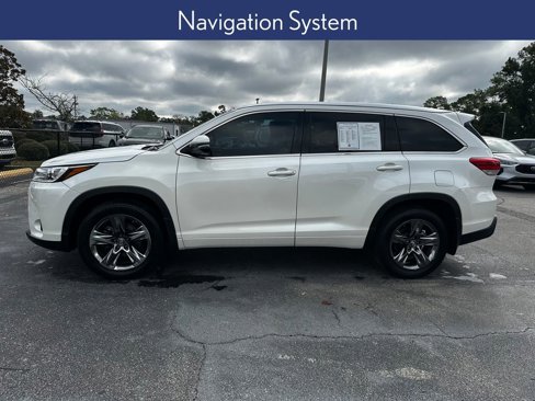 Used 2017 Toyota Highlander Limited Platinum image 2