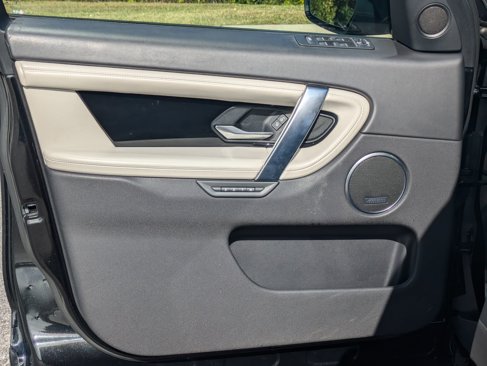 Used 2020 Land Rover Discovery Sport HSE R-Dynamic image 21