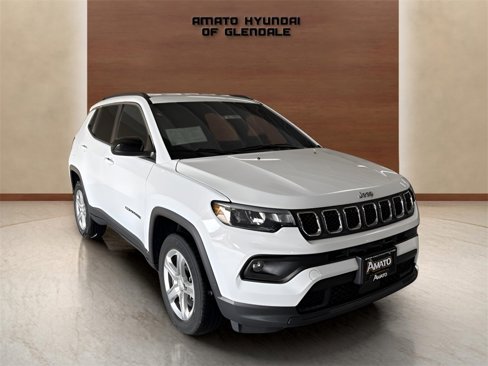 Used 2023 Jeep Compass Latitude image 8