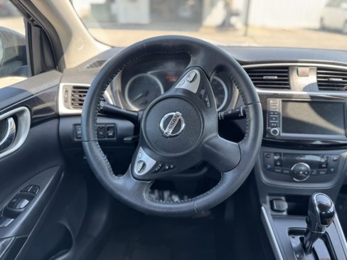 Used 2019 Nissan Sentra SV image 6