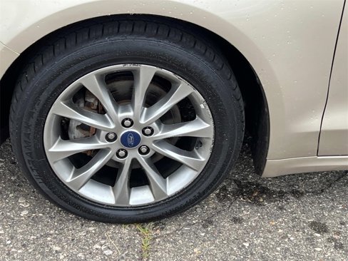 Used 2017 Ford Fusion SE image 25
