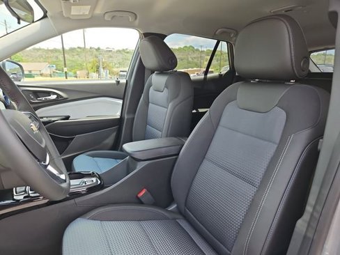 New 2025 Chevrolet Trax LT w/ Driver Confidence Package image 16