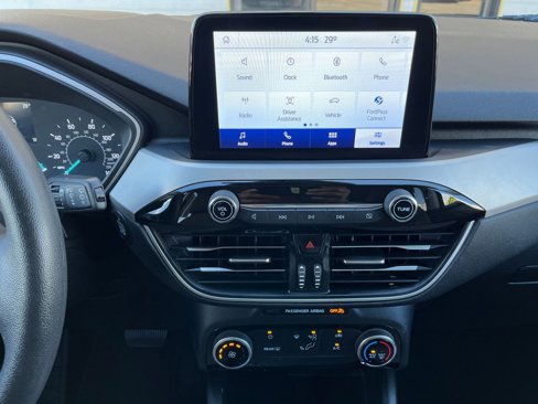 Used 2022 Ford Escape SE image 18