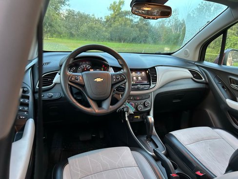 Used 2021 Chevrolet Trax LT image 12
