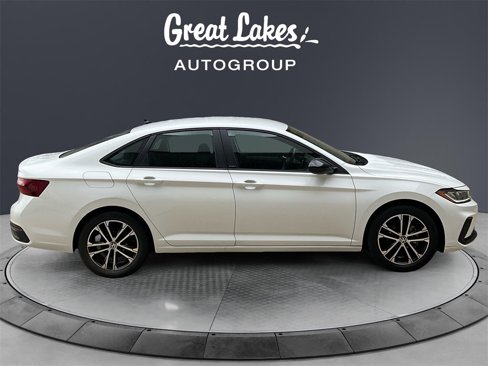 Used 2025 Volkswagen Jetta Sport image 6
