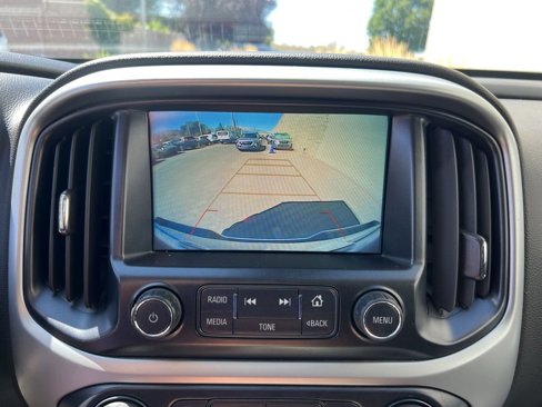Used 2018 Chevrolet Colorado LT w/ Safety Package image 17