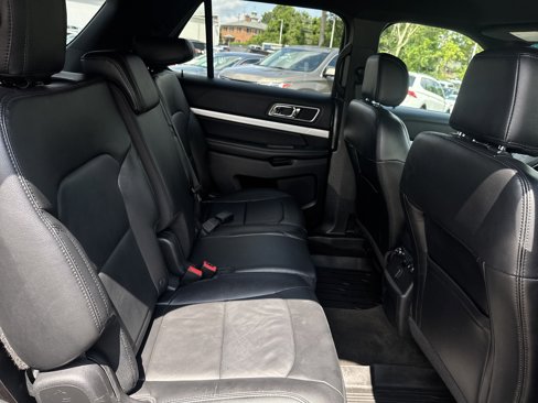 Used 2016 Ford Explorer XLT w/ Equipment Group 202A image 17