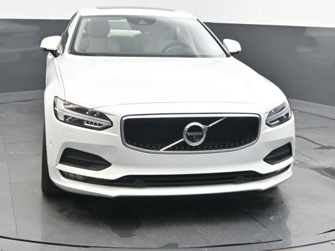 Used 2017 Volvo S90 T5 Momentum w/ Vision Package image 2