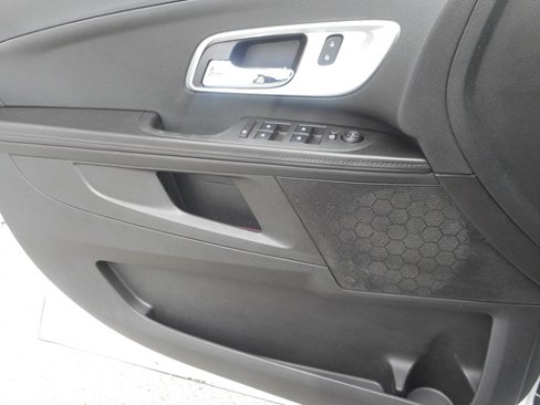 Used 2015 Chevrolet Equinox LS image 11