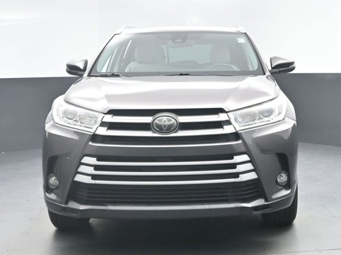 Used 2019 Toyota Highlander XLE image 11