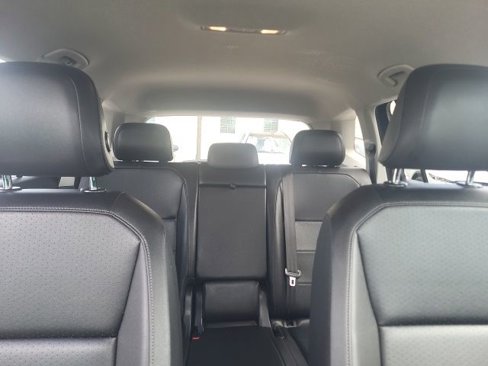 Used 2020 Volkswagen Tiguan SE image 16