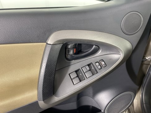 Used 2012 Toyota RAV4 4WD image 10
