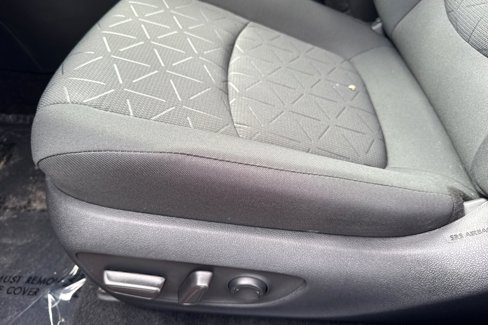 Used 2021 Toyota RAV4 XLE image 14