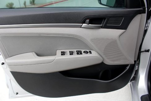Used 2018 Hyundai Elantra SEL image 11