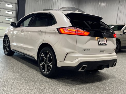 Used 2019 Ford Edge ST w/ Cold Weather Package image 3