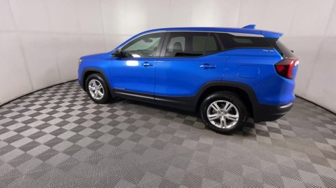 Used 2024 GMC Terrain SLE image 6