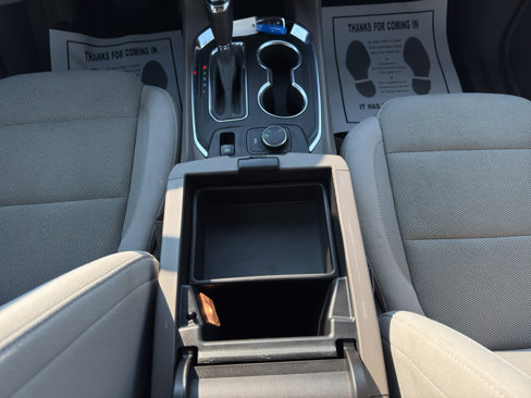 Used 2020 Chevrolet Traverse LT image 17