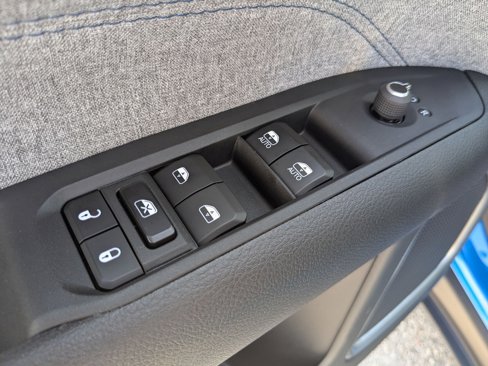 Used 2024 Jeep Compass Sport image 11