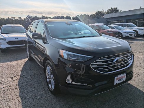 Certified 2019 Ford Edge Titanium w/ Equipment Group 301A image 4