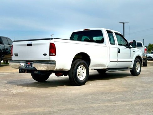 Used 1999 Ford F250 Lariat image 2