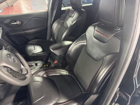 Used 2022 Jeep Cherokee Trailhawk w/ Comfort/Convenience Group image 14