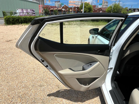 Used 2015 Kia Optima LX image 21