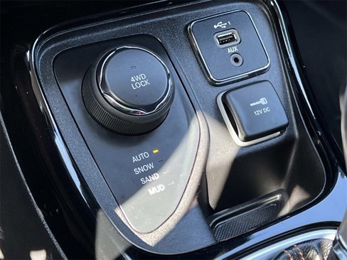 Used 2020 Jeep Compass Limited image 22