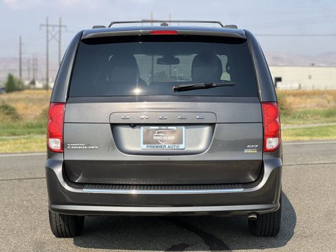 Used 2018 Dodge Grand Caravan SXT image 8