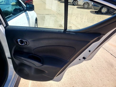 Used 2018 Nissan Versa SV image 7