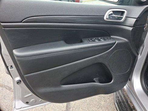 Certified 2020 Jeep Grand Cherokee Altitude image 12