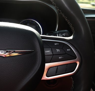 Used 2023 Chrysler Voyager LX image 14