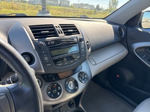 Used 2010 Toyota RAV4 Limited image 2
