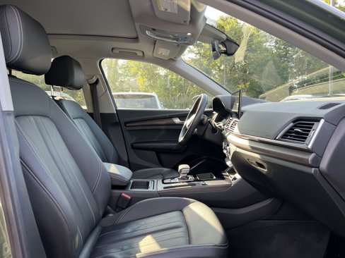 Used 2022 Audi Q5 2.0T Premium w/ Convenience Package image 16