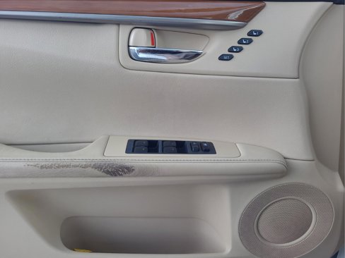 Used 2013 Lexus ES 300h image 24