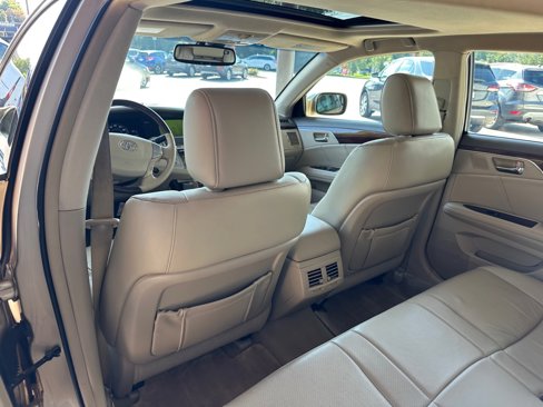 Used 2010 Toyota Avalon XL image 11