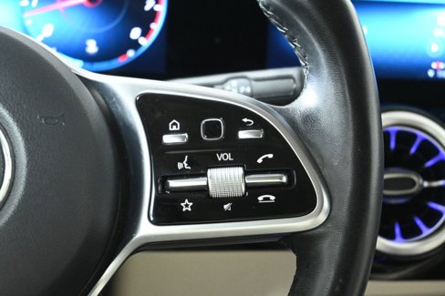 Certified 2022 Mercedes-Benz GLA 250 4MATIC image 17