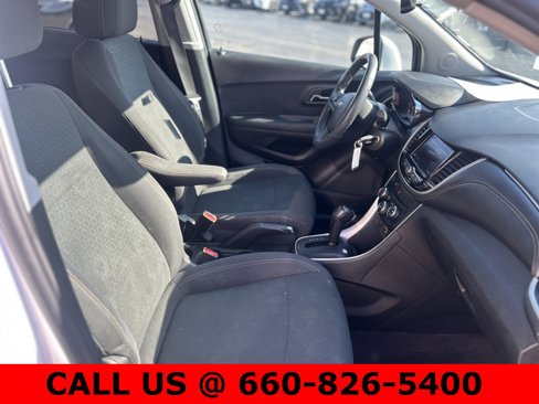Used 2020 Chevrolet Trax LS w/ Tint and Cruise Package image 5