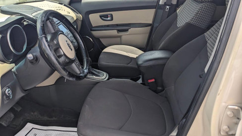 Used 2013 Kia Soul ! image 3
