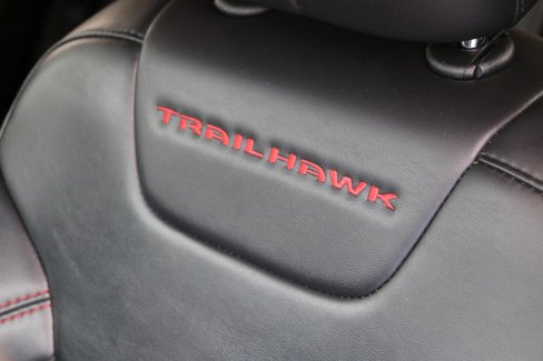 Used 2019 Jeep Cherokee Trailhawk image 25
