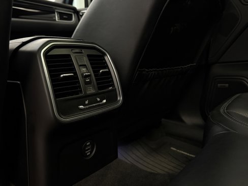 Certified 2018 Porsche Macan Sport Edition image 33